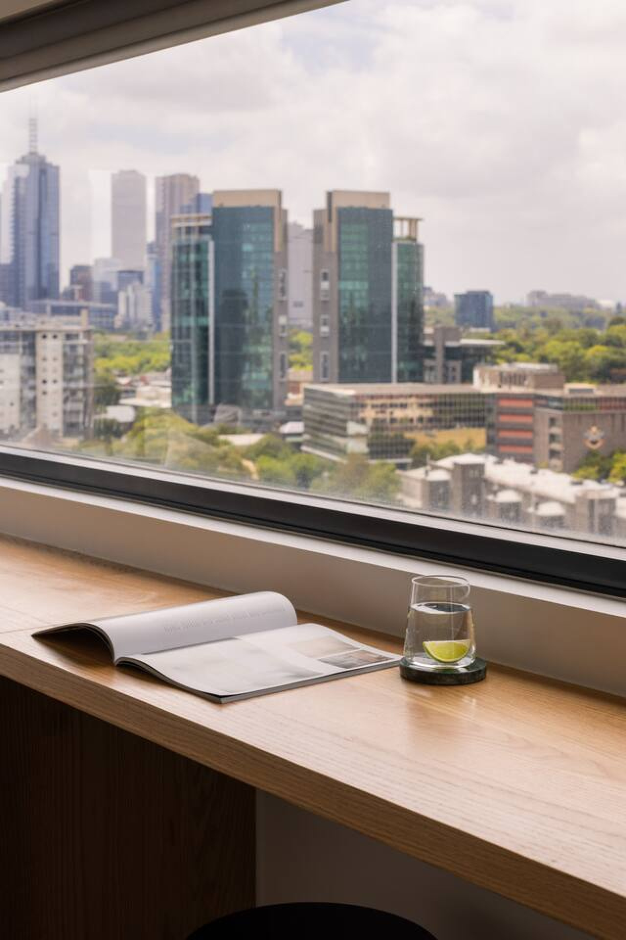 2BD | Immaculate Sky High Apartment |Prime Location