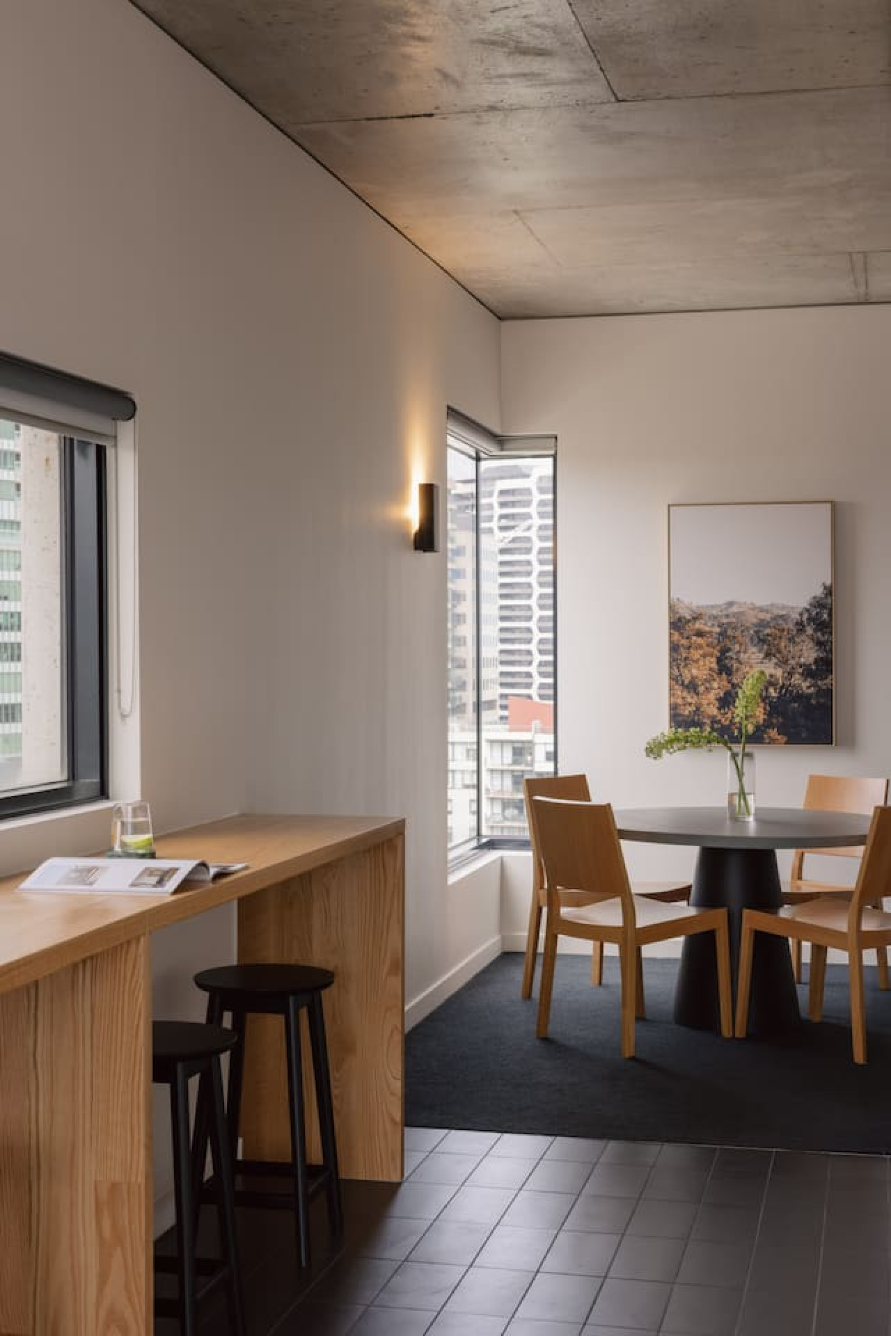 2BD | Immaculate Sky High Apartment |Prime Location