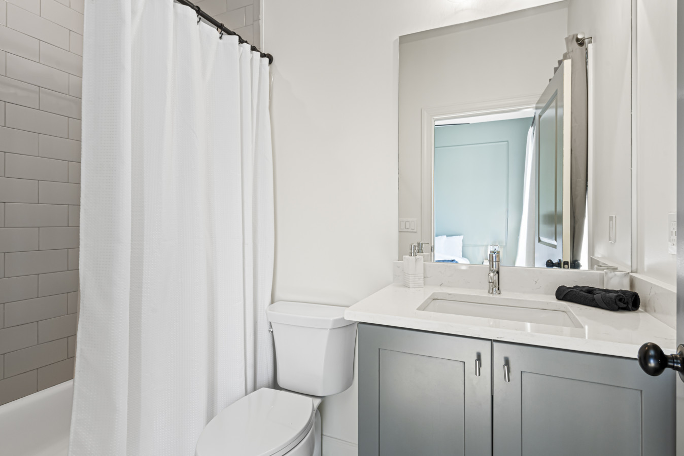 692_Fraser_St_SE-21.jpg