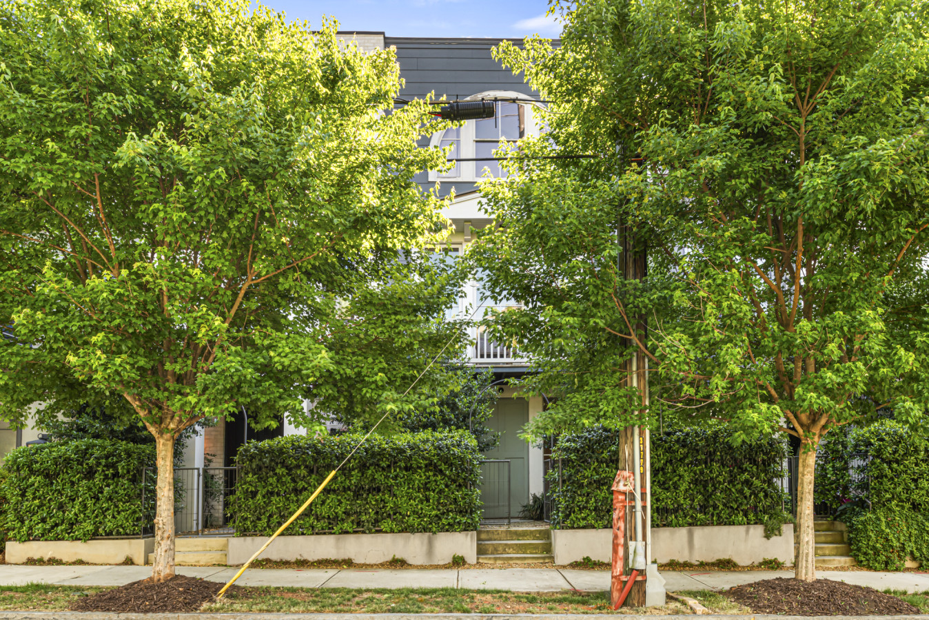 692_Fraser_St_SE-1.jpg