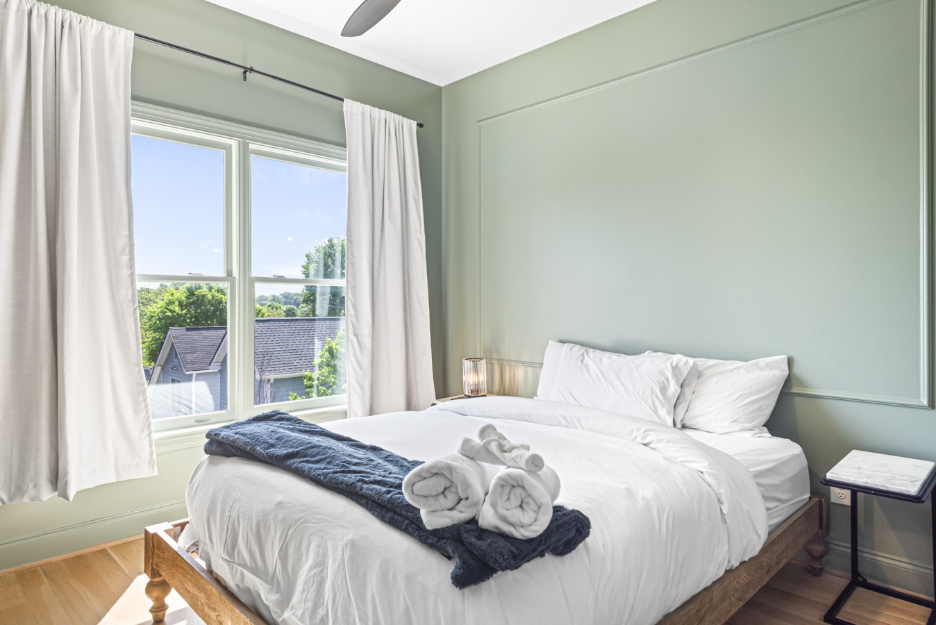 692_Fraser_St_SE-17.jpg