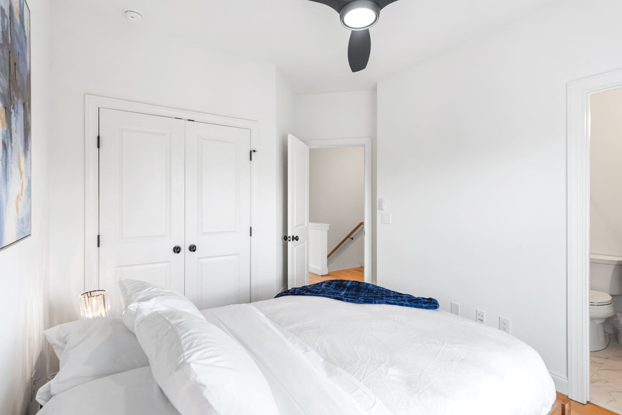 Luxury Modern Townhome in Summerhill photo 21