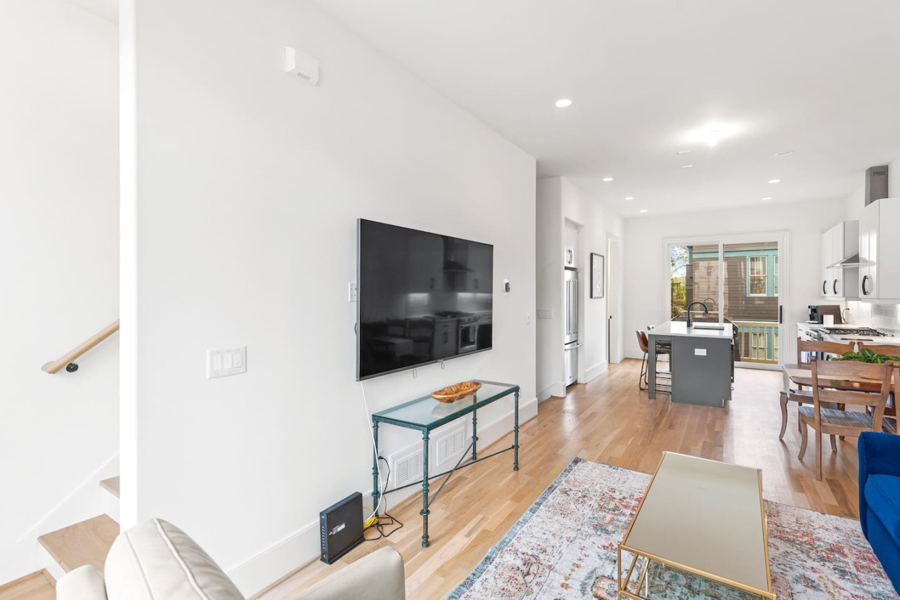 Open floor plan for entertainment