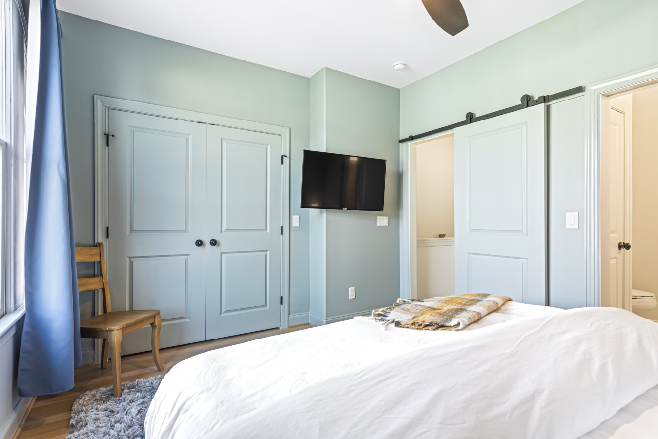 692_Fraser_St_SE-16.jpg