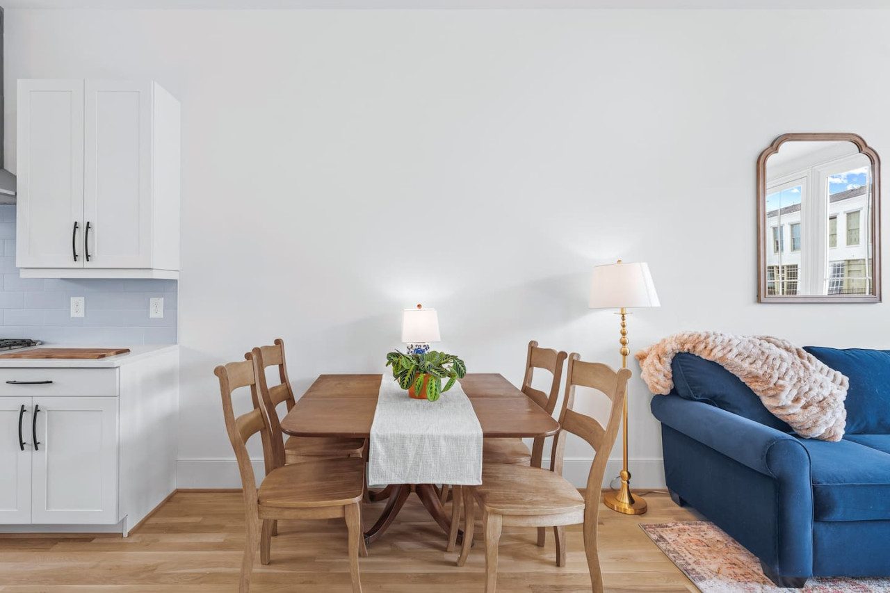 dining room table seating for 4