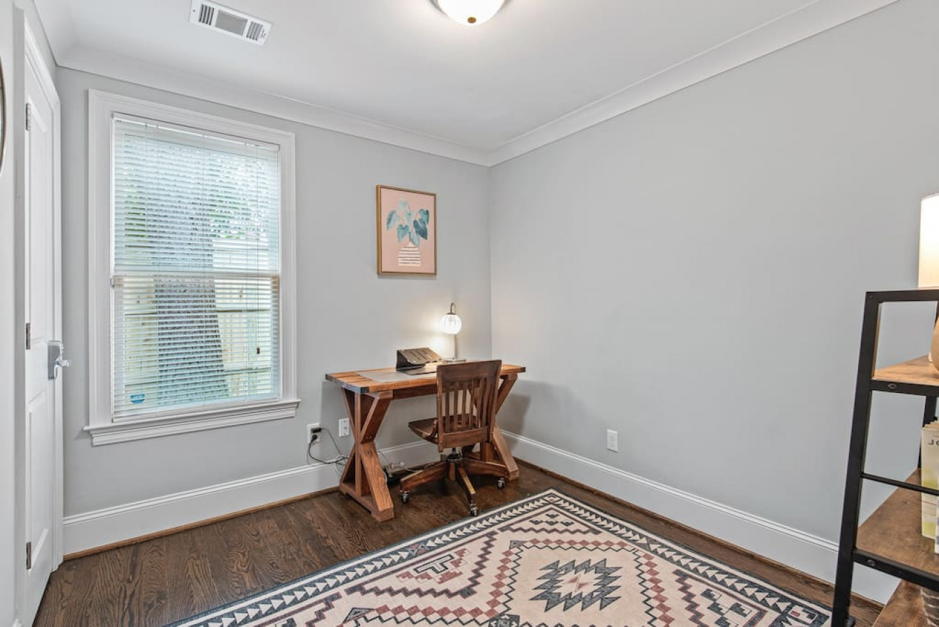 Dedicated laptop-friendly office space.