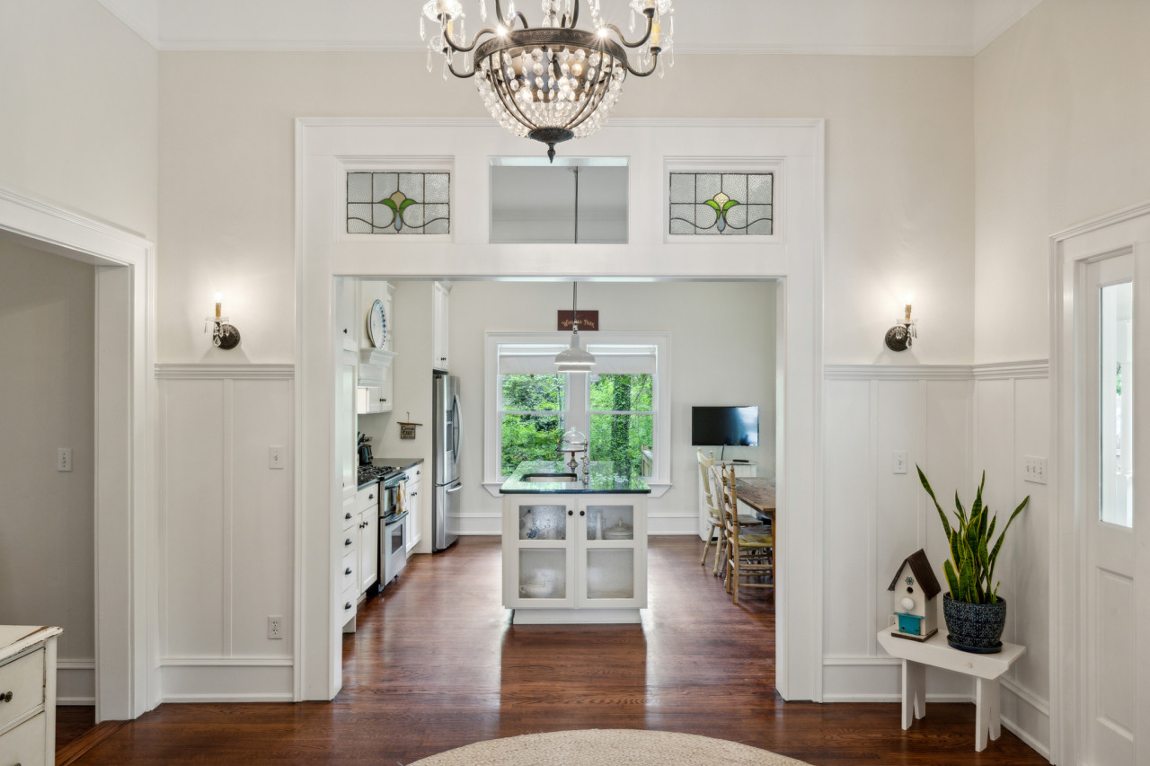 629 S Candler_low res_4_11_Cantrell-12.jpg