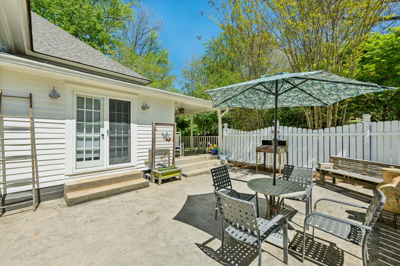 629 S Candler ext_low res_-11.jpg