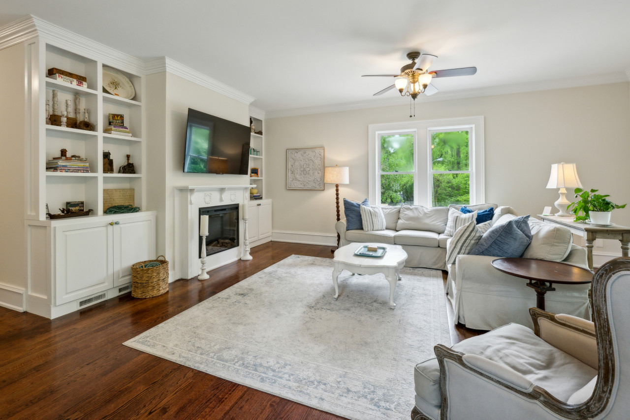 629 S Candler_low res_4_11_Cantrell-24.jpg