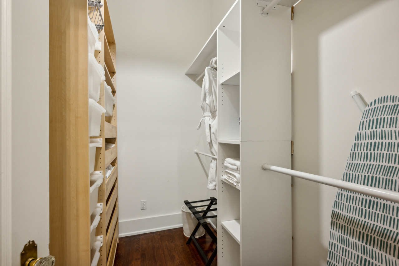 629 S Candler_low res_4_11_Cantrell-21.jpg