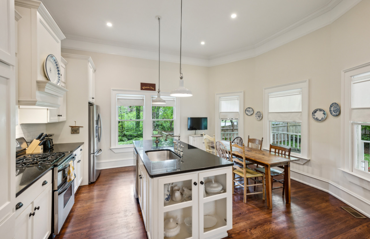 629 S Candler_low res_4_11_Cantrell-6.jpg