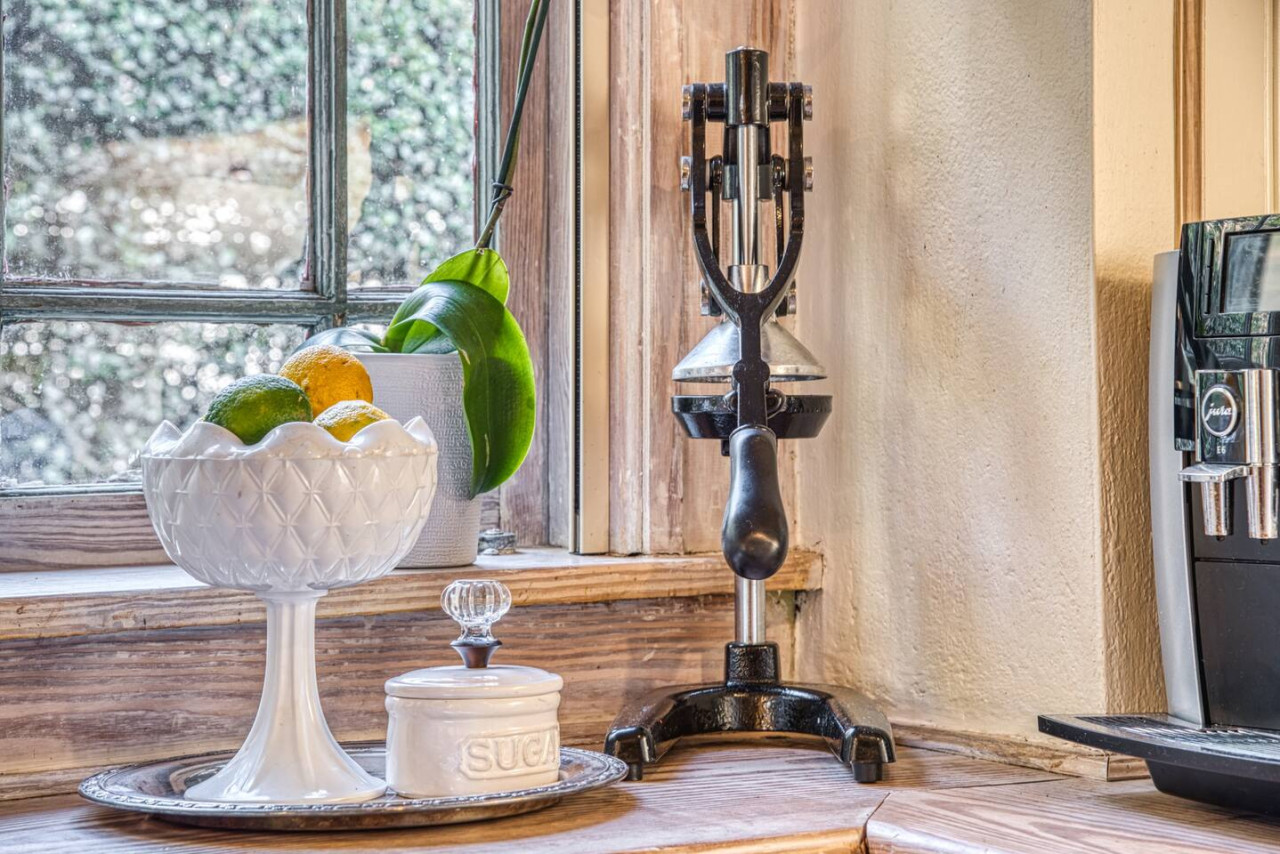 King Beds-Hot Tub – Chef’s Kitchen photo 25