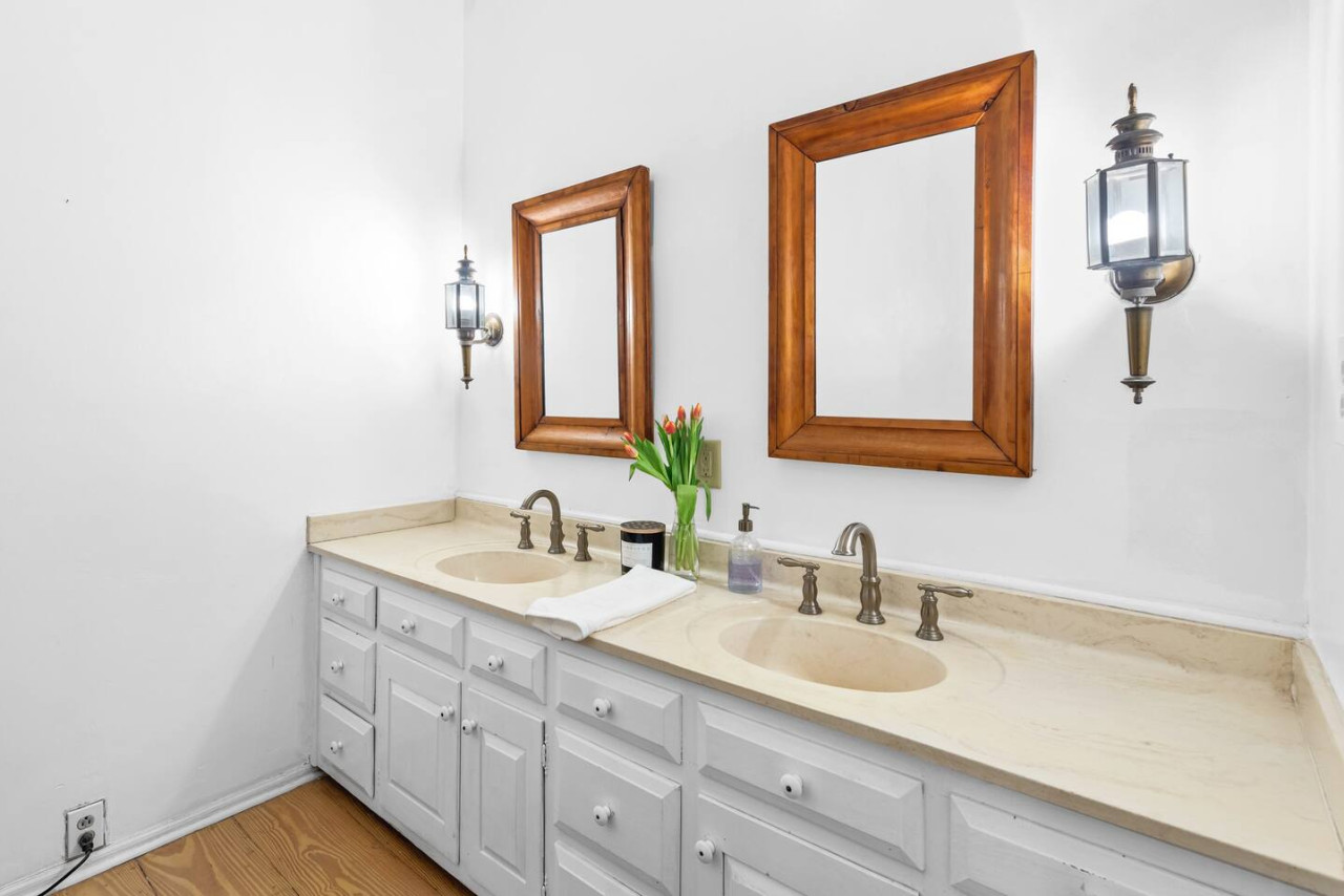 King Beds-Hot Tub – Chef’s Kitchen photo 11