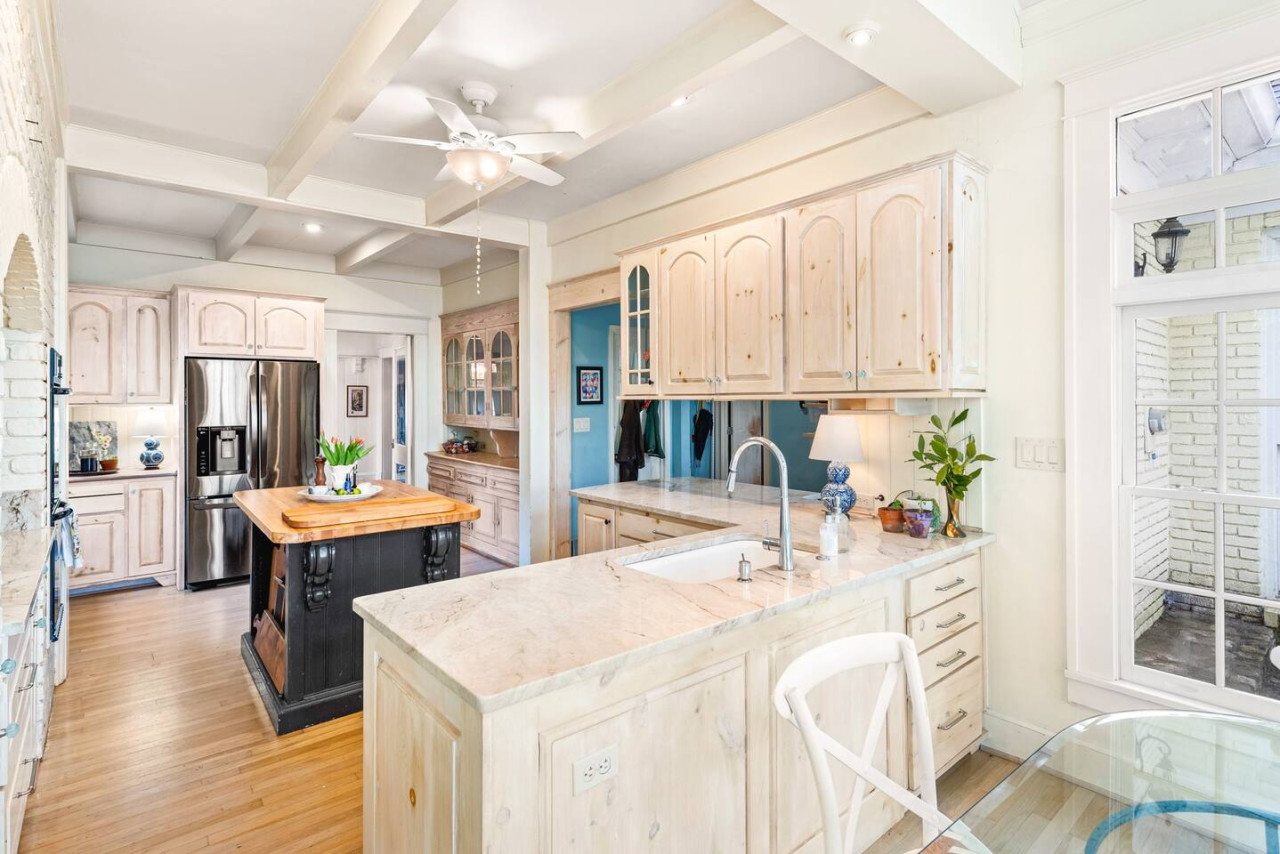 King Beds-Hot Tub – Chef’s Kitchen photo 28