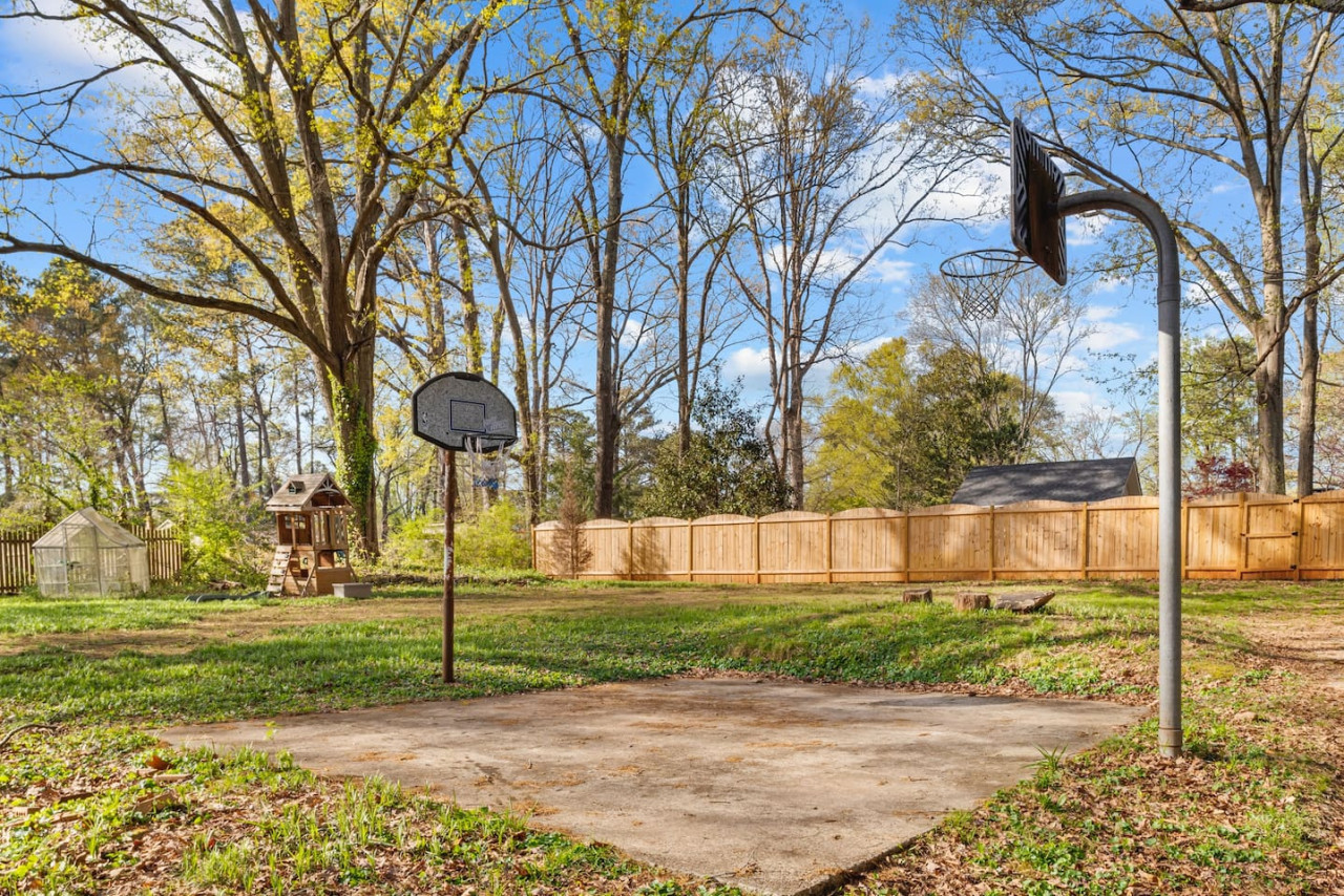 King Beds-Hot Tub – Chef’s Kitchen photo 40