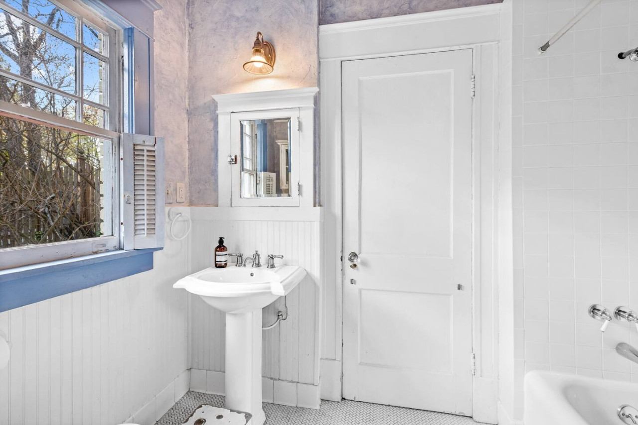 King Beds-Hot Tub – Chef’s Kitchen photo 32