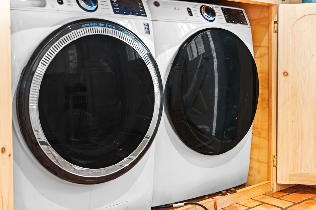 King Beds-Hot Tub – Chef’s Kitchen photo 29