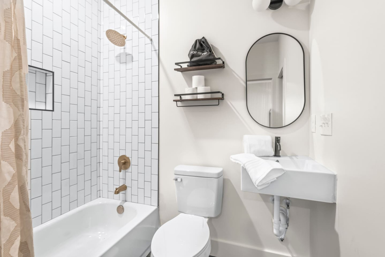 Hot Tub | Pet-Friendly | The Beacon Retreat photo 15