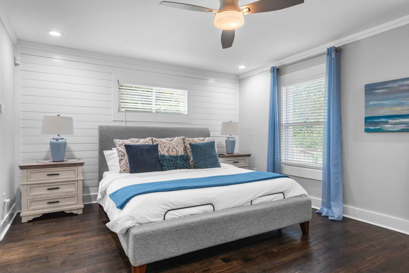 King Bed | Pet Friendly | Walk to the Zoo photo 2