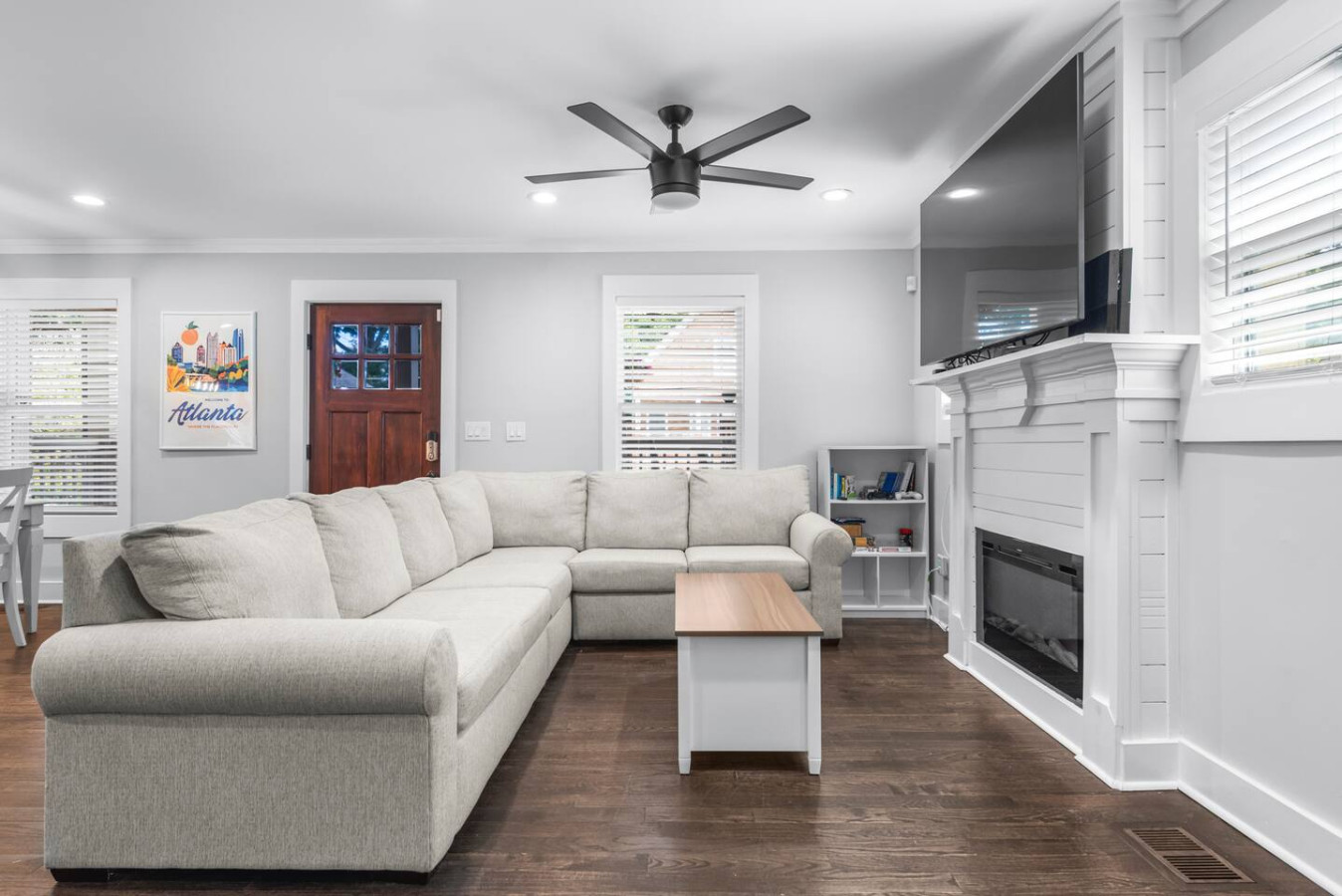 King Bed | Pet Friendly | Walk to the Zoo