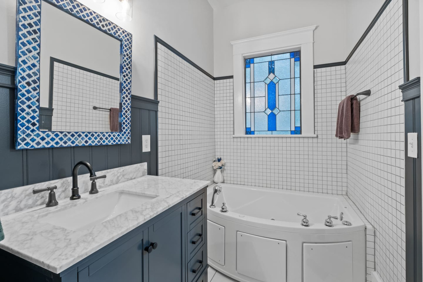 Hot Tub + Fire Pit + EV Charger | Walk Score 87 photo 28