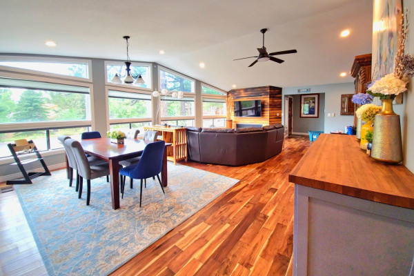 Upscale Family Mountain Retreat ~King Bed~