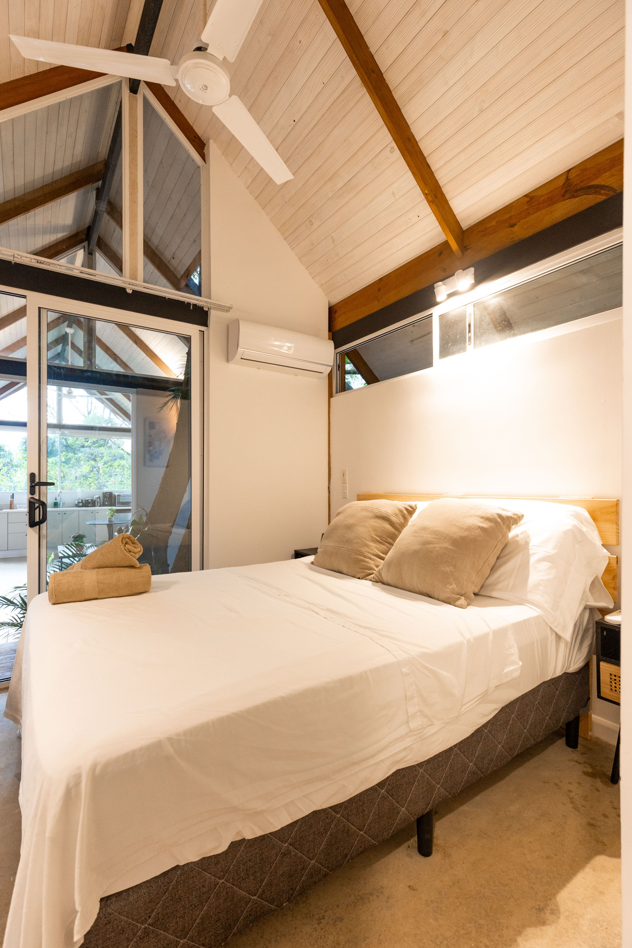 Casa Lumina: Cozy 1BR - property photo 16