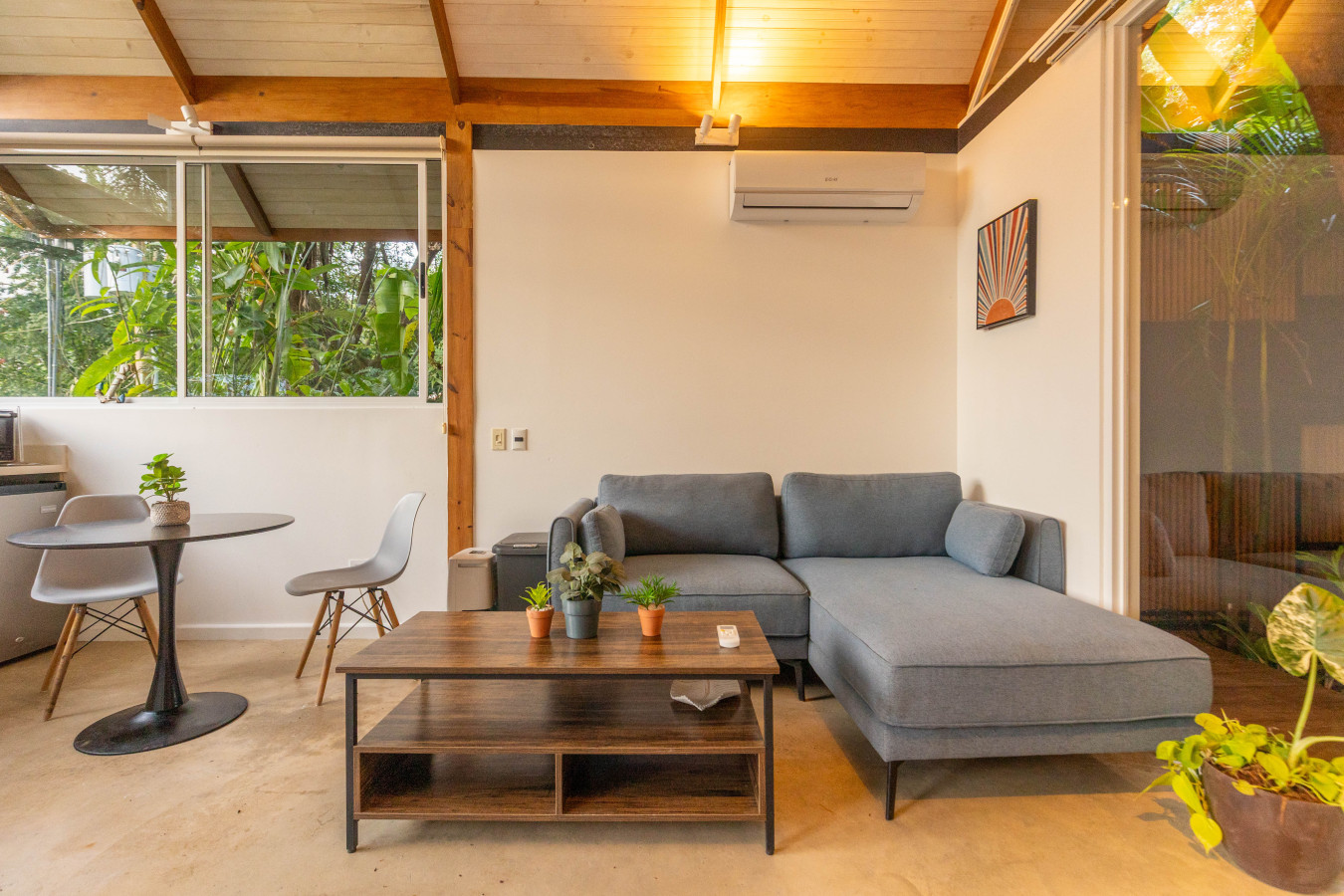 Casa Lumina: Cozy 1BR - property photo 5