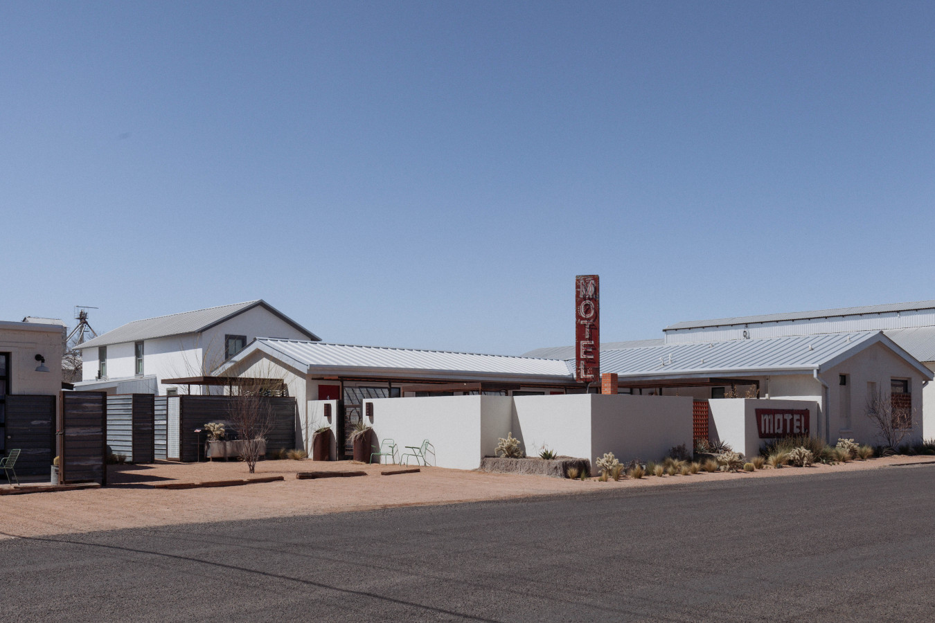 Charming Boutique Motel With Courtyard And Spa - Unique Relaxation Retreat - Marfa, TX