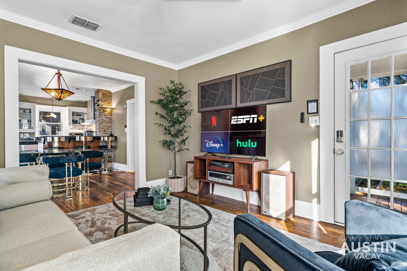 Atx Bungalow | Pet-friendly + Mins To Ut & Capitol - Austin, TX