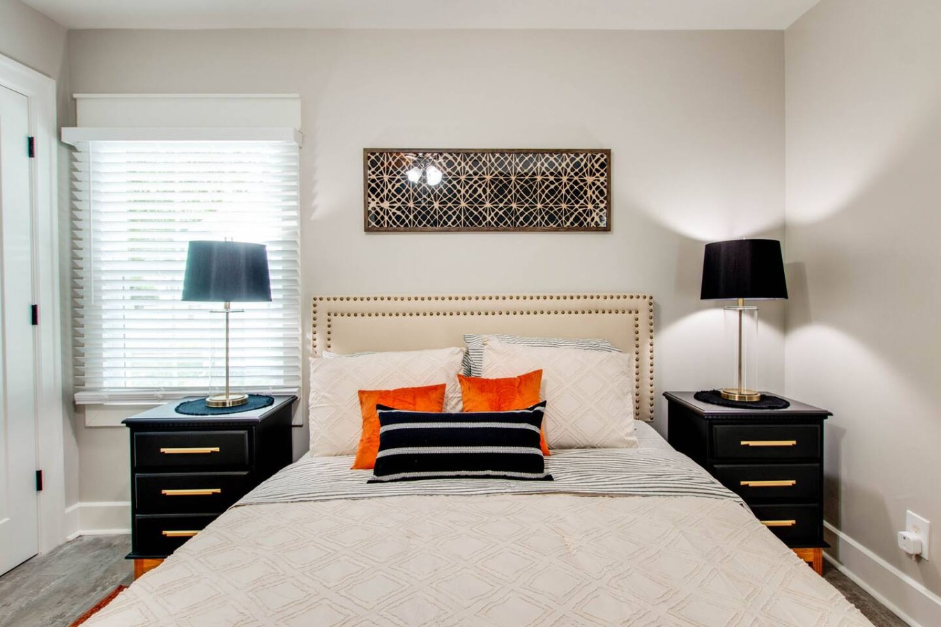 "I thoroughly enjoyed my stay! James was super communicative every step of the way and I loved how everything was descriptive and detailed in and out of the place. I definitely plan to be back. 5/5 ⭐️⭐️⭐️⭐️⭐️" William 2024