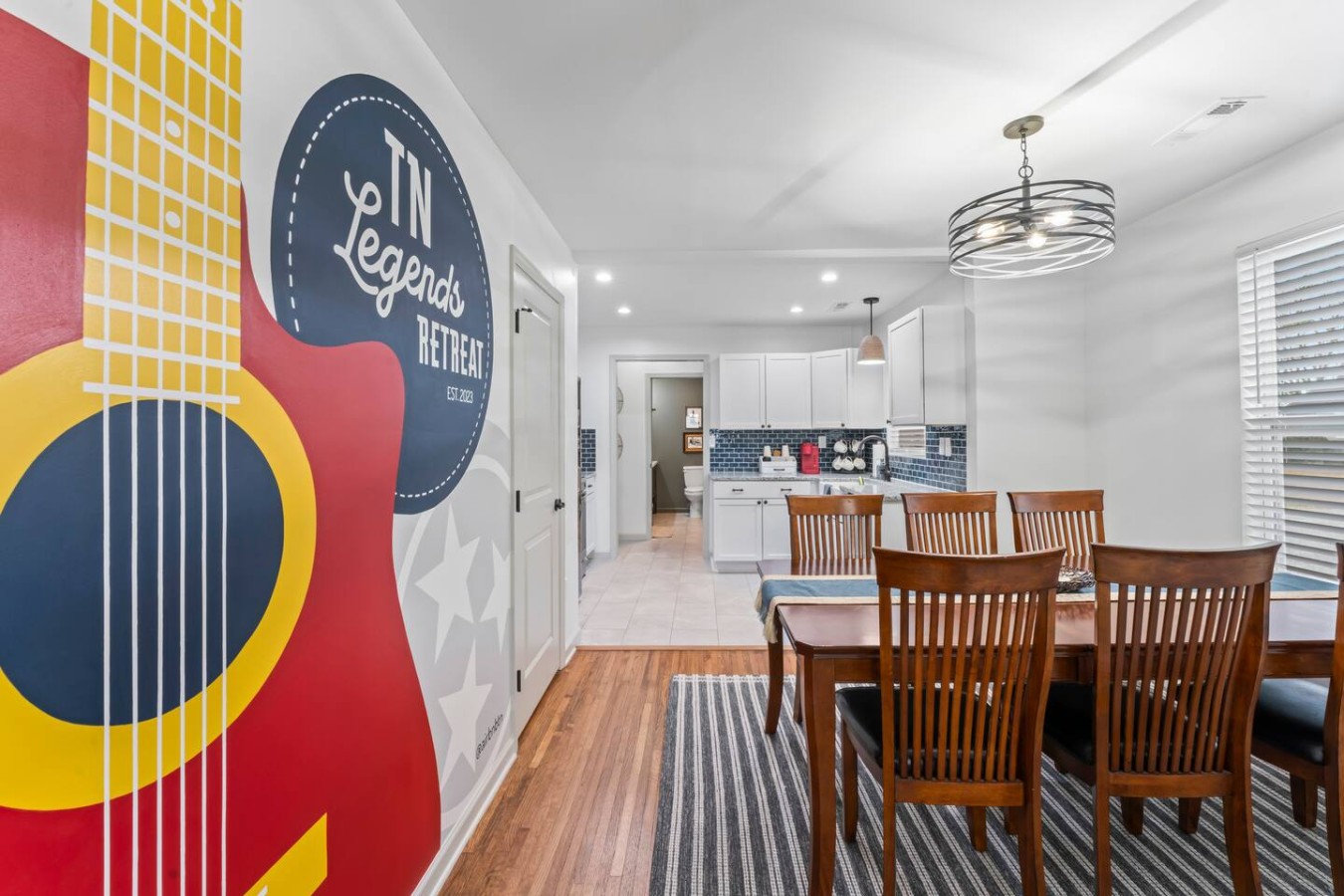Dining area with seating for 8 - perfect for family meals
