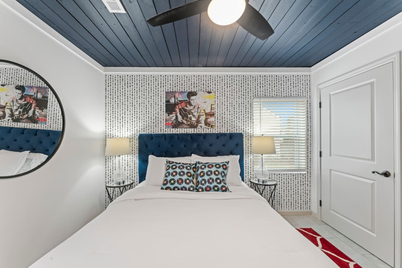 Feel at home in the Elvis Room, boasting a generous layout, along with a closet and dresser for your convenience.