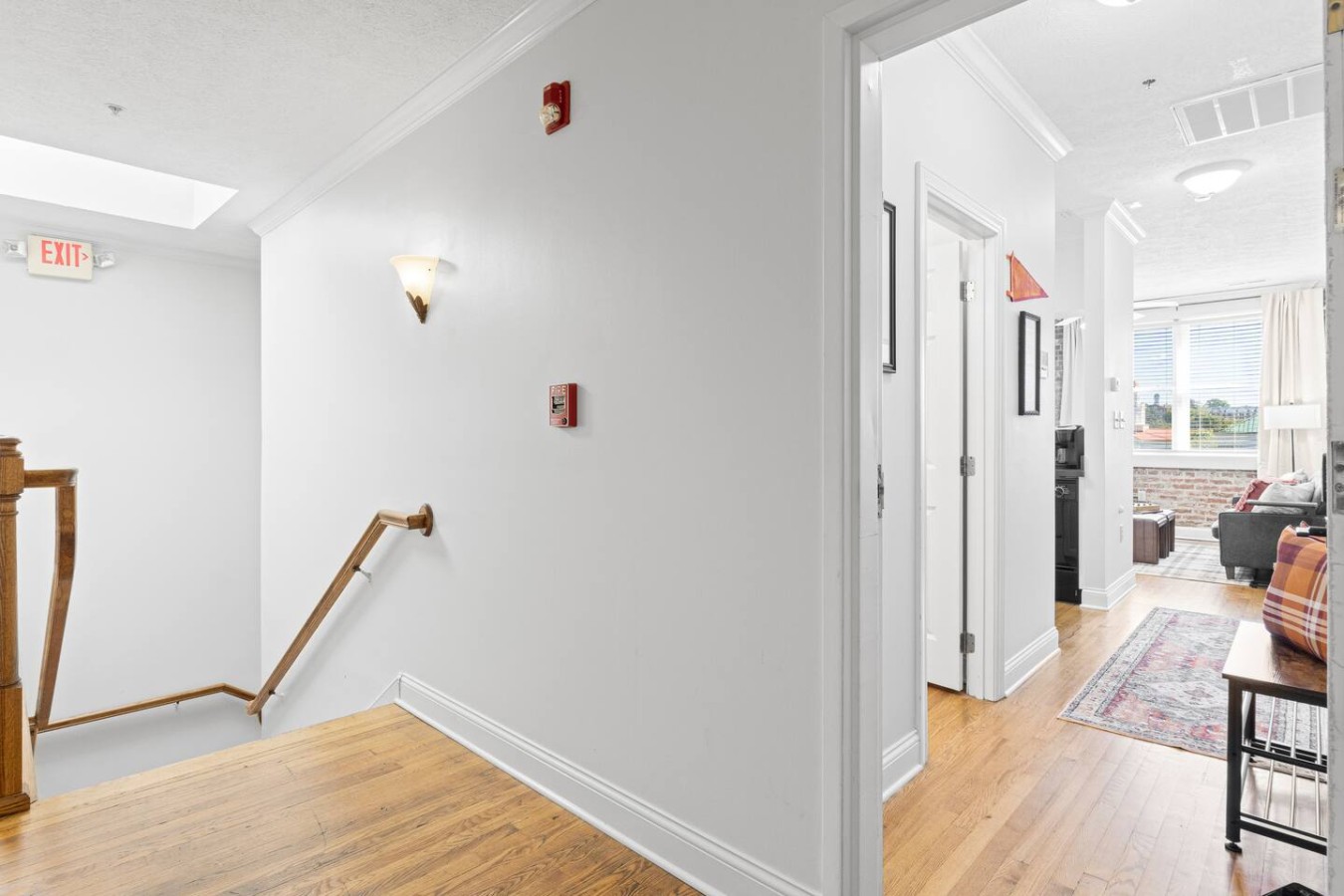 Welcome to Scots Suite! After ascending the charming staircase, enjoy your private entrance to this hidden loft above downtown Maryville. The secure smart lock offers easy access, making this cozy retreat both convenient and peaceful.