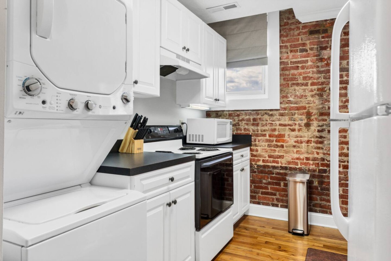 Enjoy the perfect blend of style and functionality in this beautifully designed kitchen with everything you need.