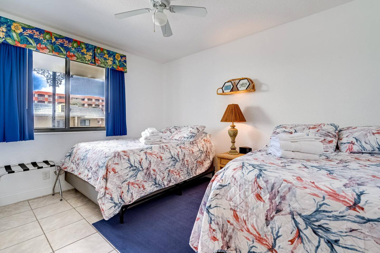 Cozy Beachside Getaway with Vintage Charm | Photo 3