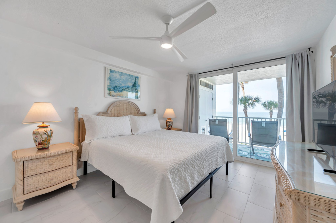 Indian Shores Stunner: 3 Bedroom/2 Bathroom with Gulf Views 5