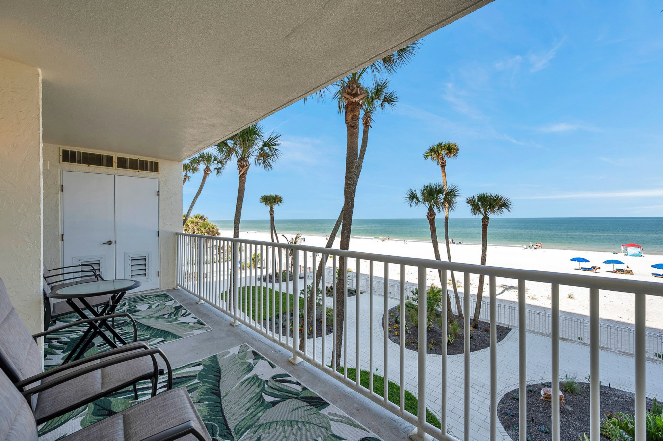 Indian Shores Stunner: 3 Bedroom/2 Bathroom with Gulf Views