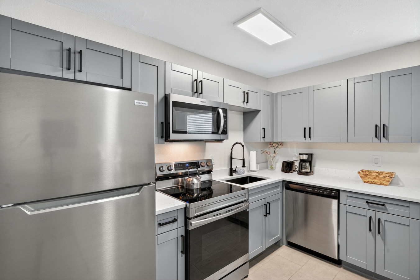 Park Shores Suites #4 3