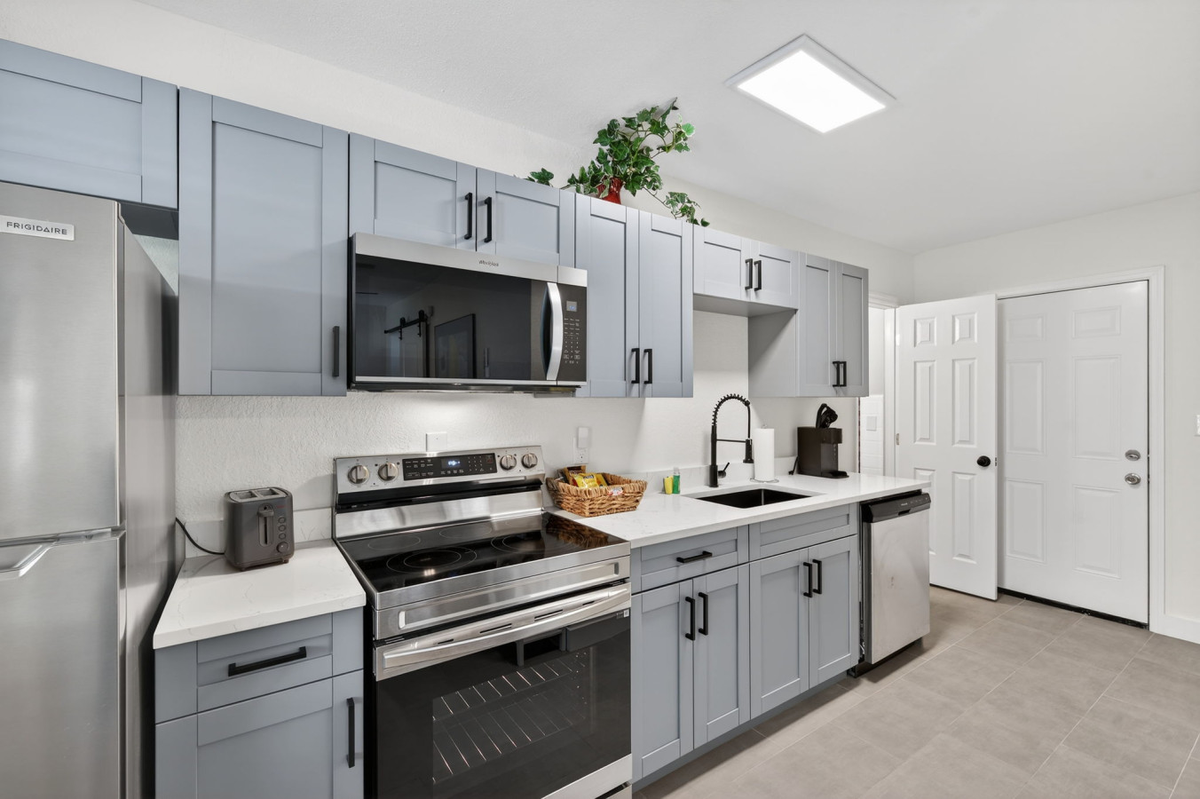 Park Shores Suites #5 4