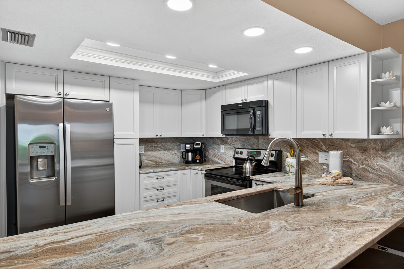 🌊☀️ Corner Condo Escape with Gulf & Intracoastal Views 6