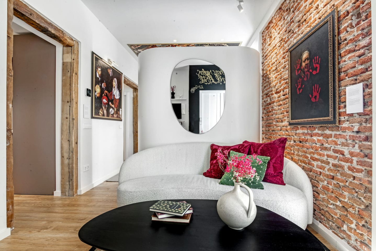 The Art Heist | Downtown | Private elevator