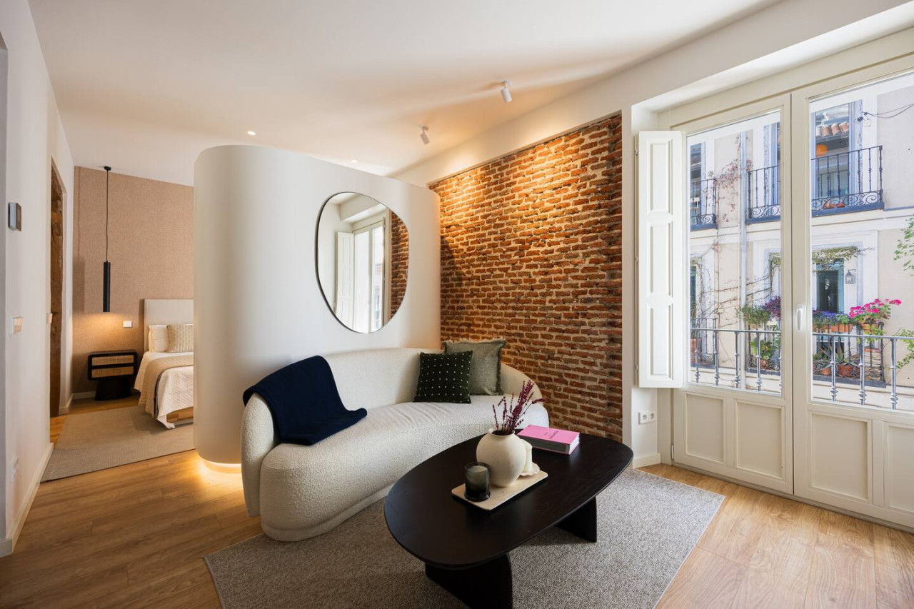 Luxe Apt | Downtown | Private Elevator