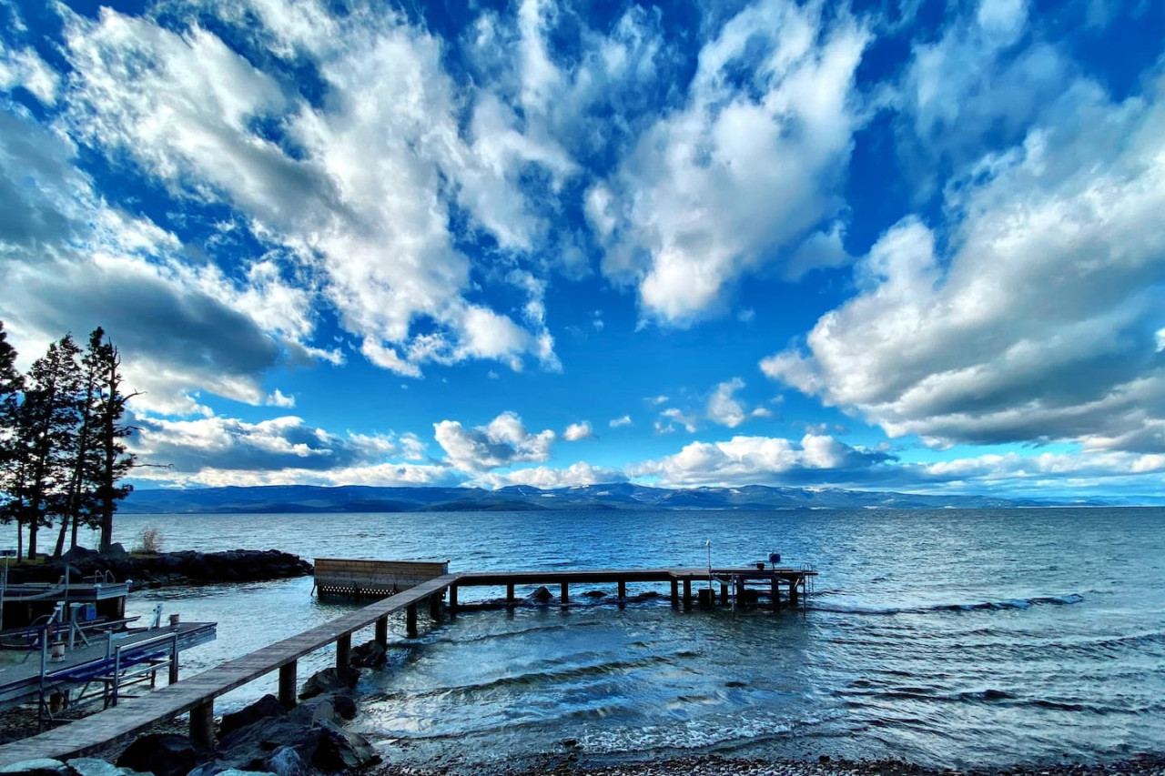Flathead Lake Cabin w/ Hot Tub & Close to Bigfork