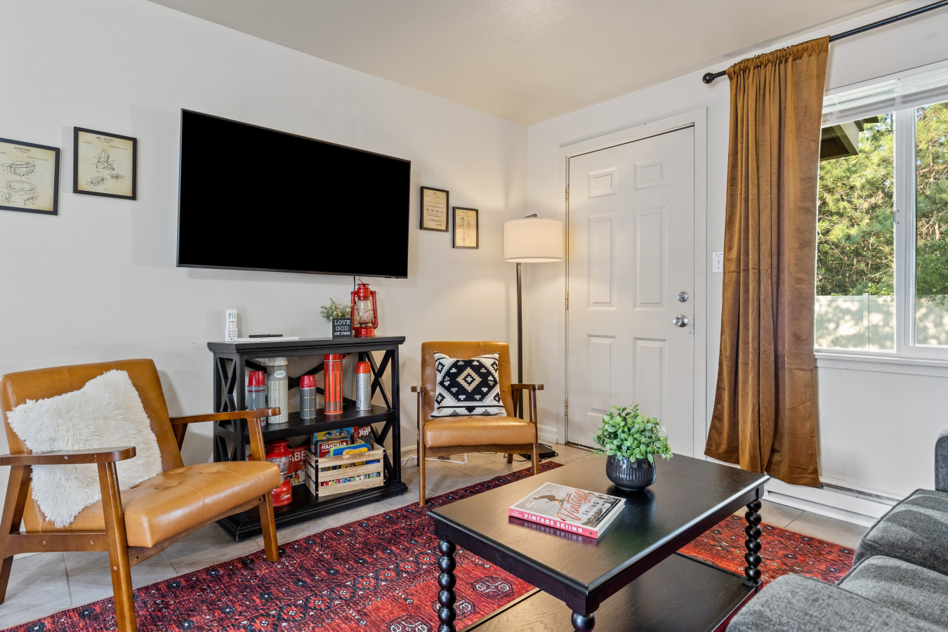 Featured Property Family Friendly Apt Near Glacier with Pickleball