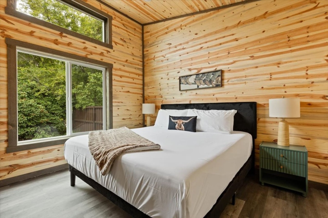 Featured Property Cozy Tiny Home in DT Columbia Falls & Glacier NP