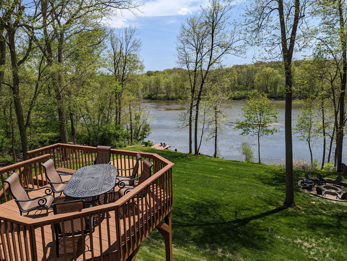 The Estate on the Fox River