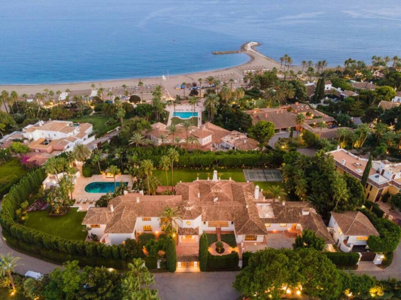 Golden Mile 8BR Estate, Tennis, Gym, 50m to Sea