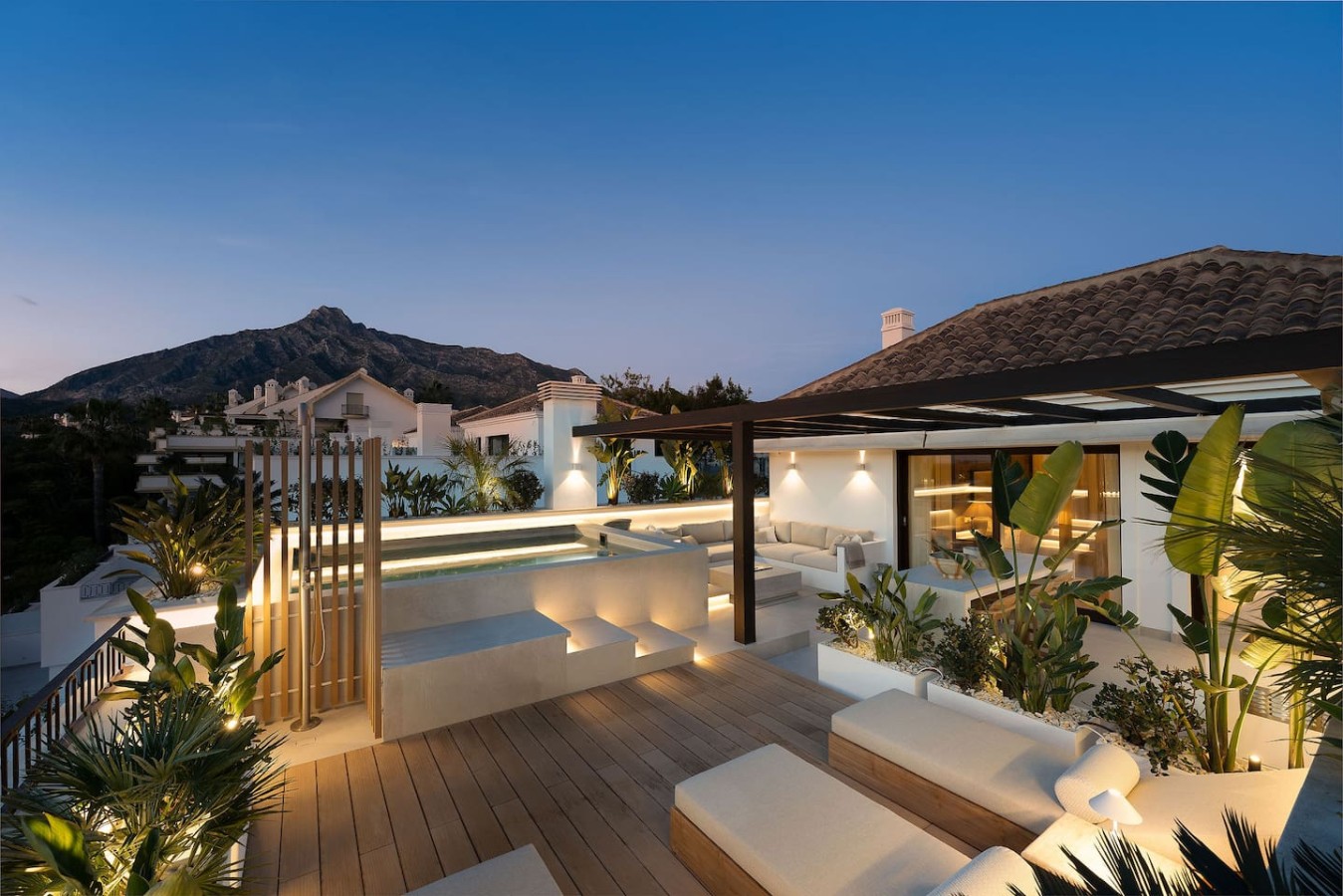 Luxury 3 Bedroom Apartment in Lomas Del Rey