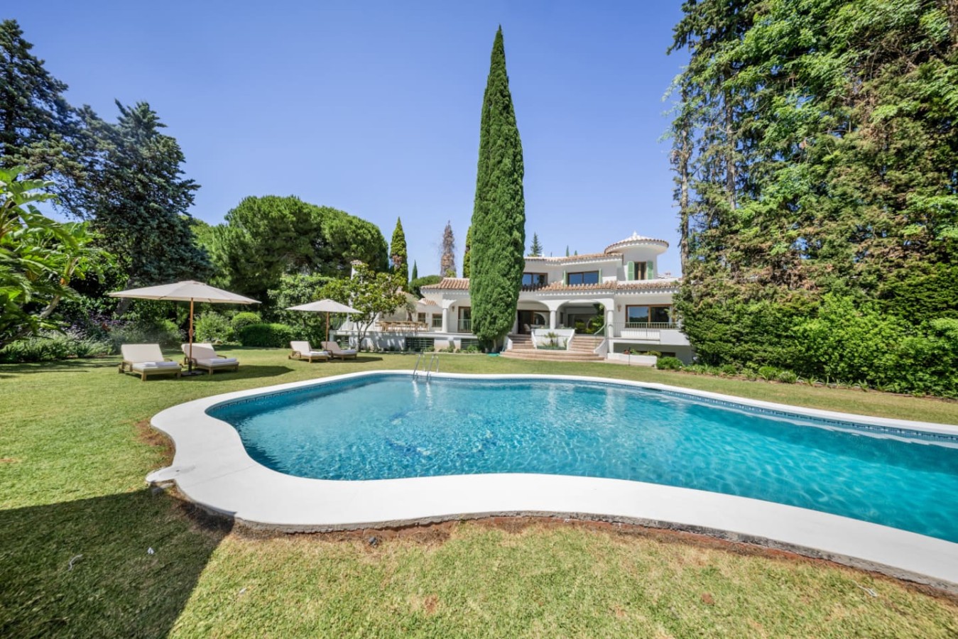 Golden Mile Luxury Villa with Tennis Court